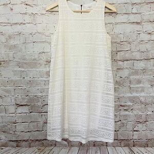 Everly sleeveless lace shift dress